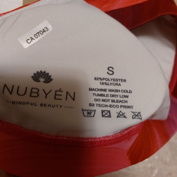 Nubyen sport bra bnwt size  S - Picture 5 of 5